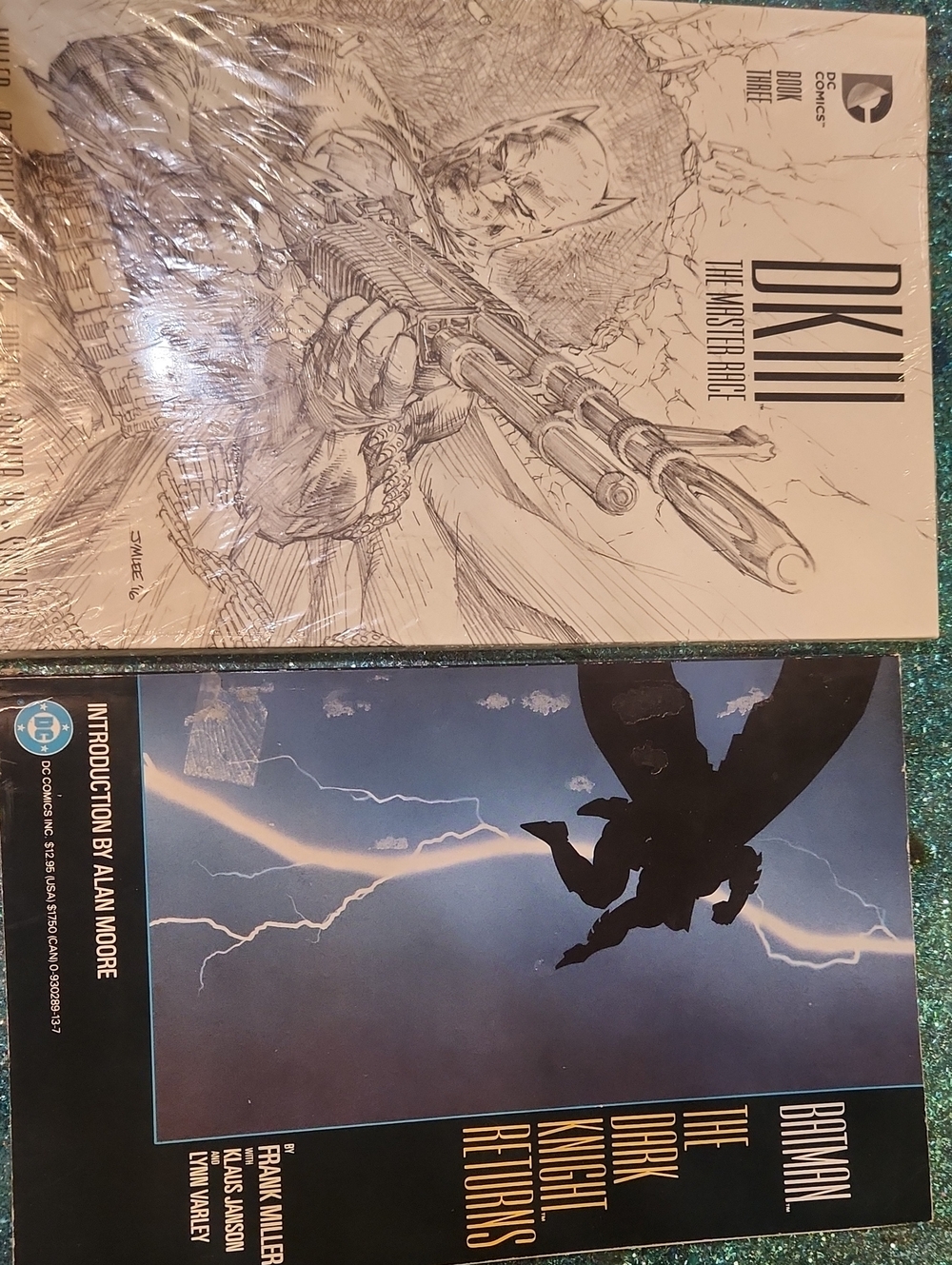DC Comics Batman Graphic Novel Pair - Black/Blue
